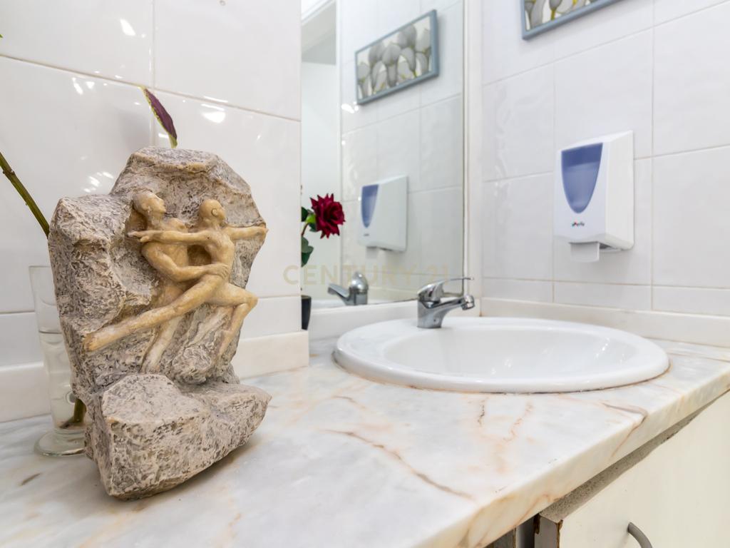 Loja na Amora em zona priveligiada com 180m2 com dois pisos! - Image 10