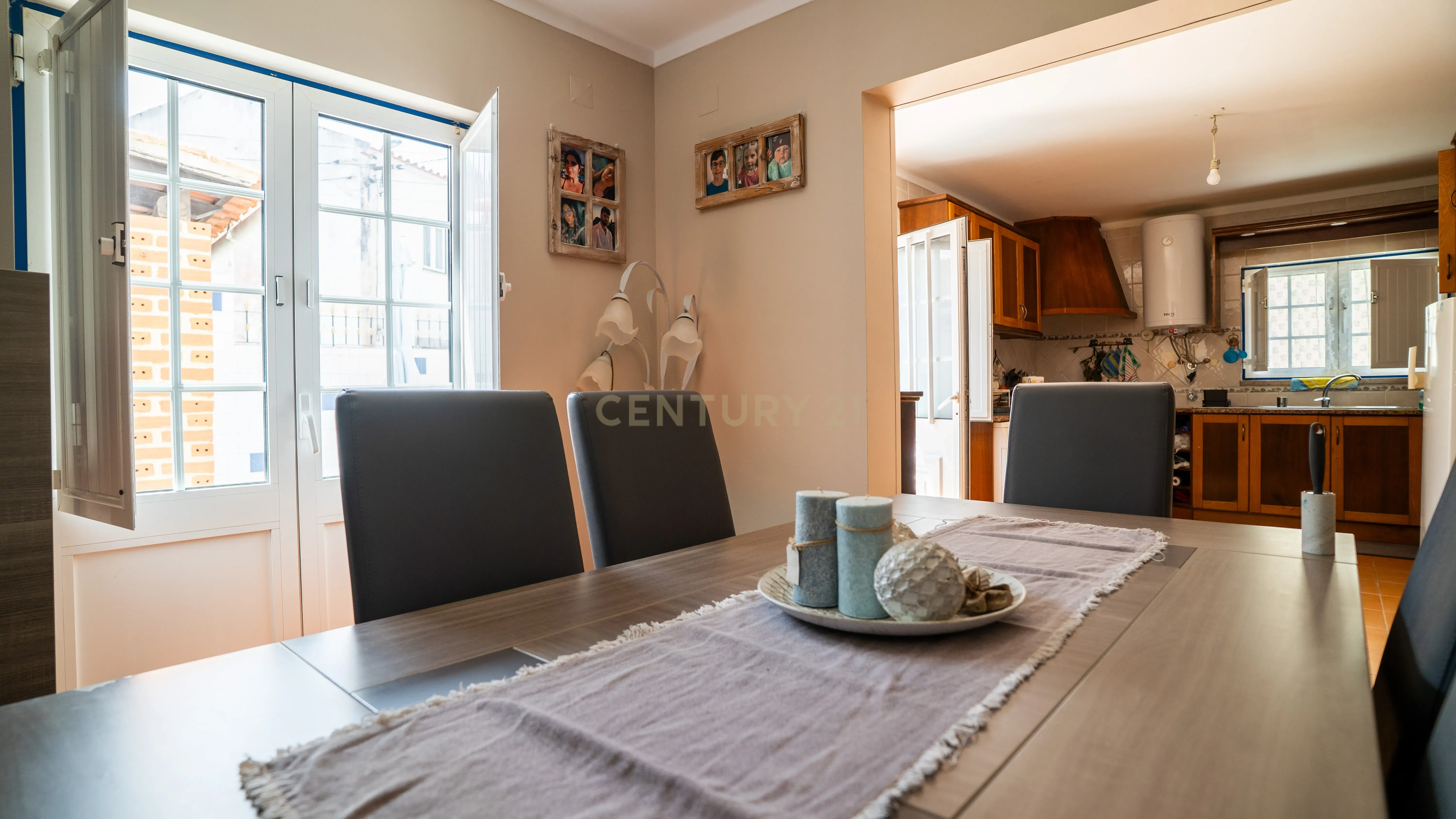 🏡 Moradia T4 Impecável em Olho Marinho – a poucos minutos de Peniche! - Image 10