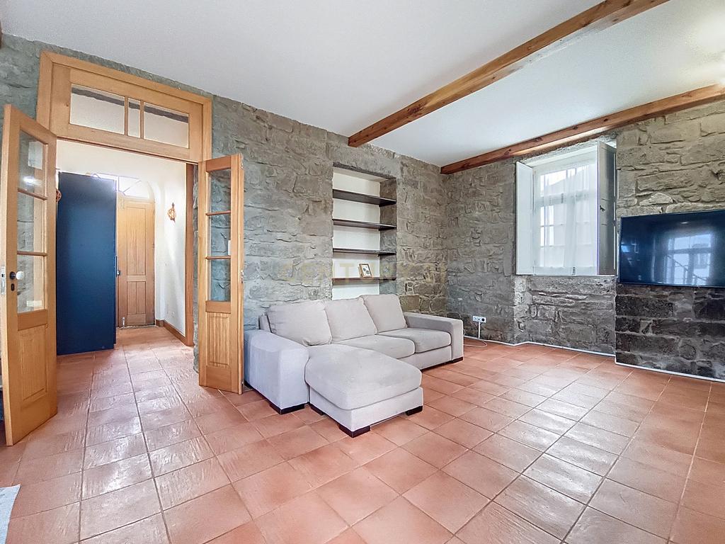 Rústico de Luxo – Moradia Renovada com Vista Mar Deslumbrante - Image 21