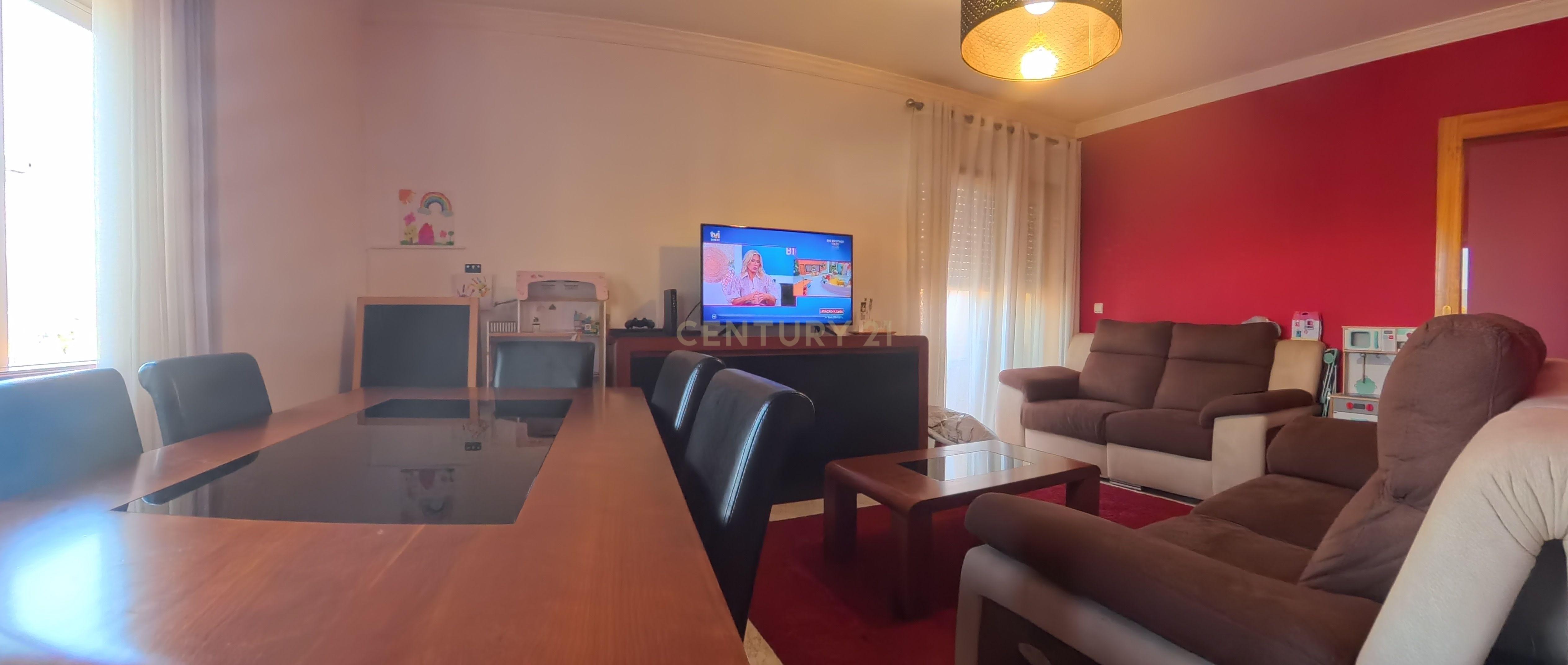 Fotografia 5 de T3 em Forjães com 110 m², Garagem Fechada e Vista Desafogada