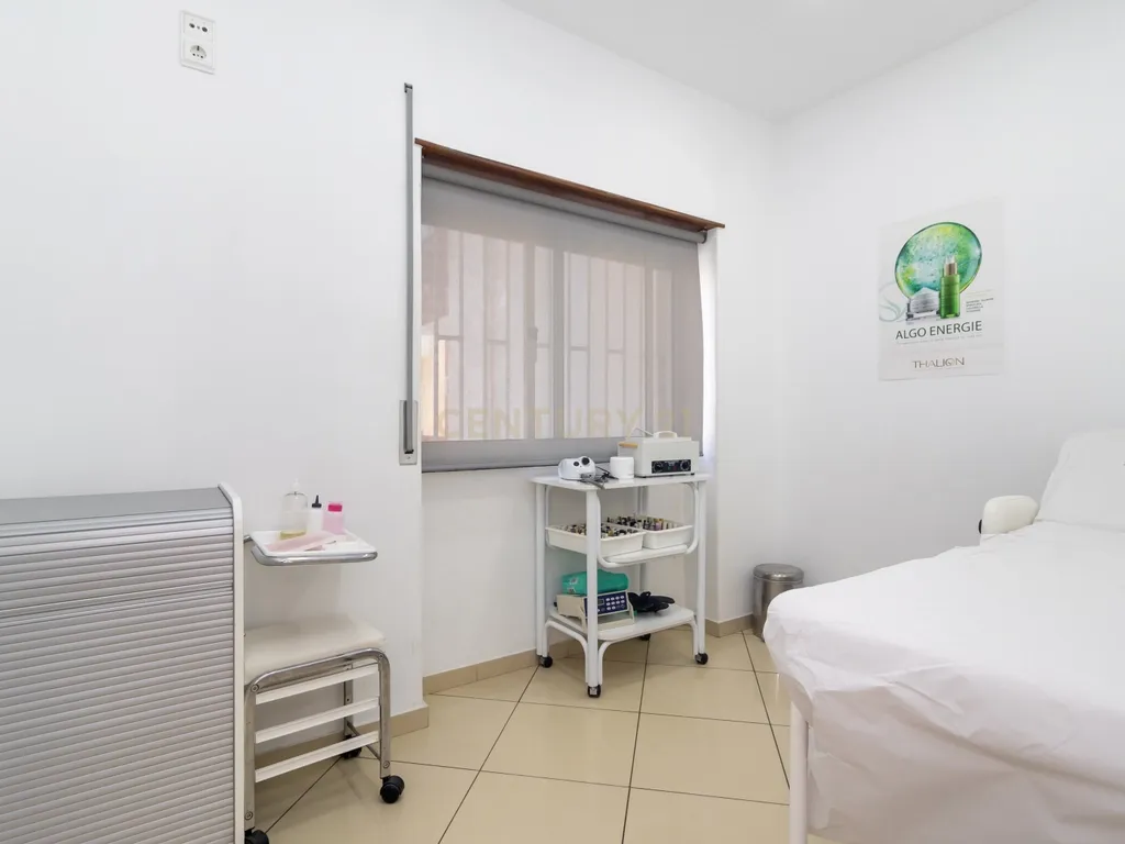 Loja na Amora em zona priveligiada com 180m2 com dois pisos! - Image 12