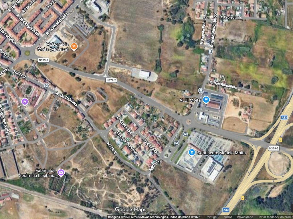 T3 na Urbanização Nova Moita com Varanda e Lareira - Image 34