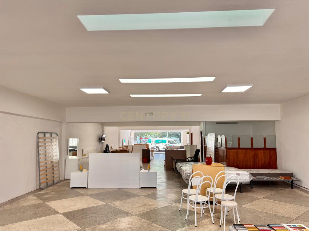 Loja com 250m2 no coração da cidade de Santo Tirso  - Image 13