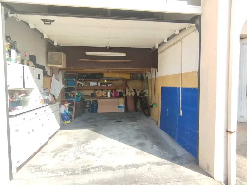Apartamento T3 em muito bom estado com box, Valbom - Image 23