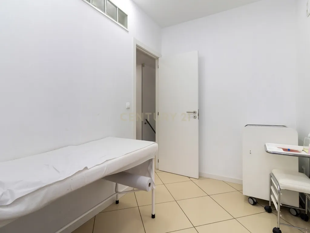 Loja na Amora em zona priveligiada com 180m2 com dois pisos! - Image 14