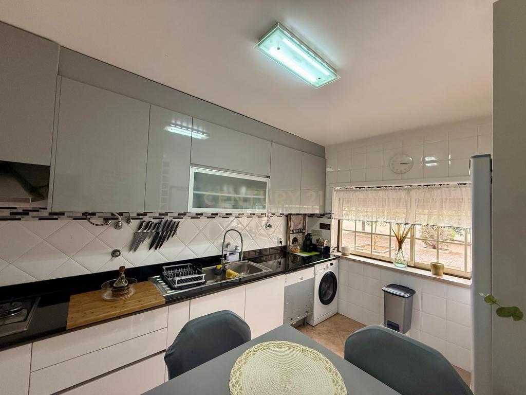 Apartamento T3 R/Chão em Nossa Senhora de Fátima, Entroncamento - Image 2