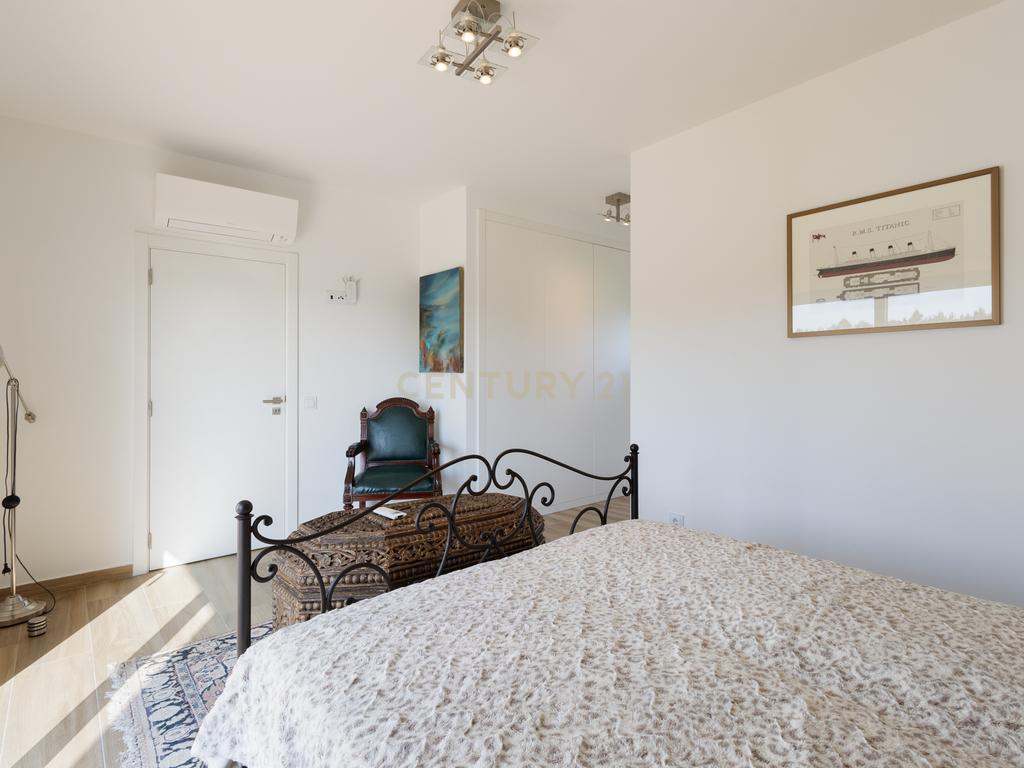 Moradia ultramoderna com 3 quartos: Vida sustentável na Costa da Prata - Image 29