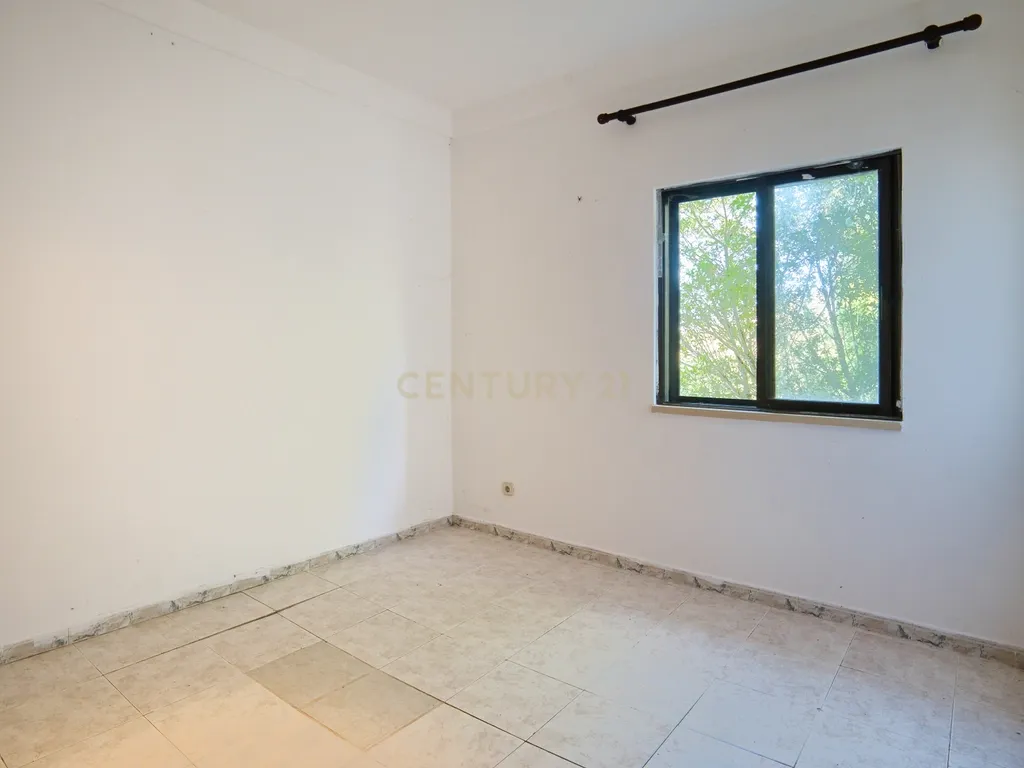 Casa com charme, vista mar e muito potencial - Image 21
