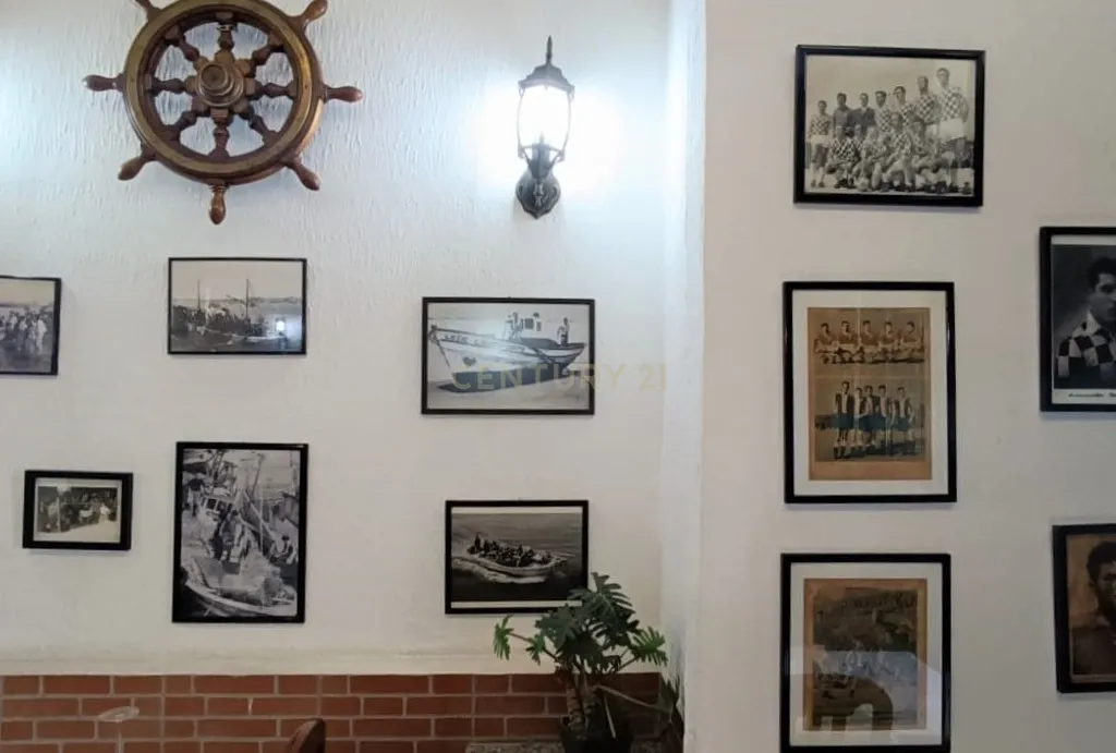 Trespasse de um conceituado restaurante "O Malcriado", com apartamento T2 associado, no centro de Matosinhos, Porto - Image 18