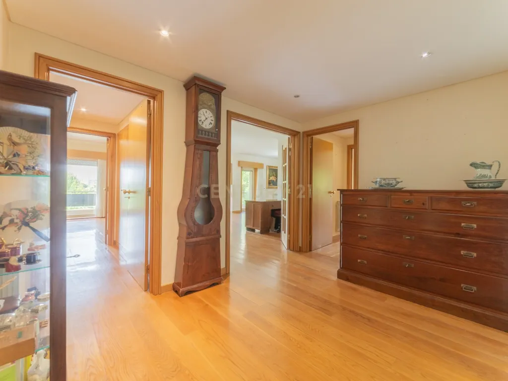 Apartamento T3 de Excelência na Foz do Douro – Porto - Image 12