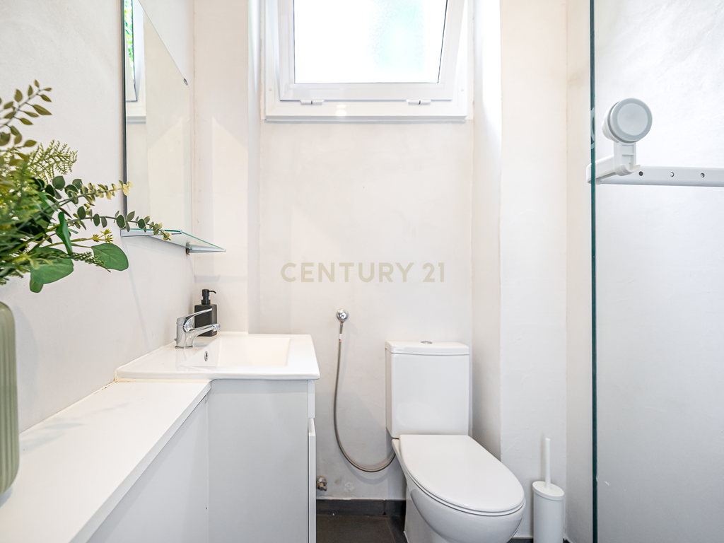 Apartamento T2 para Arrendamento – Rua São João da Mata, Lisboa - Image 19