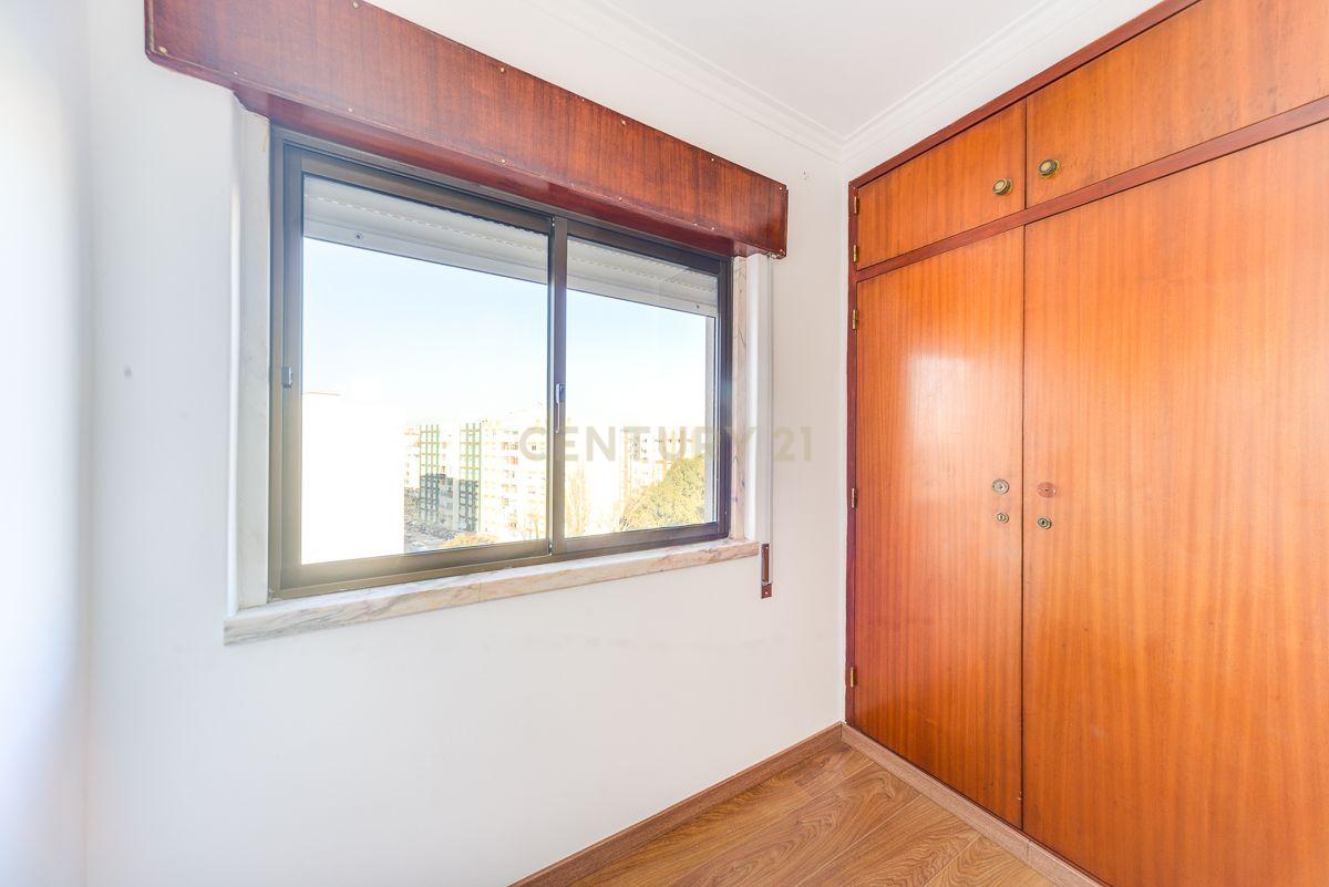 Fotografia 5 de Apartamento T2 com 75 m², situado numa zona central e muito procurada do Cacém