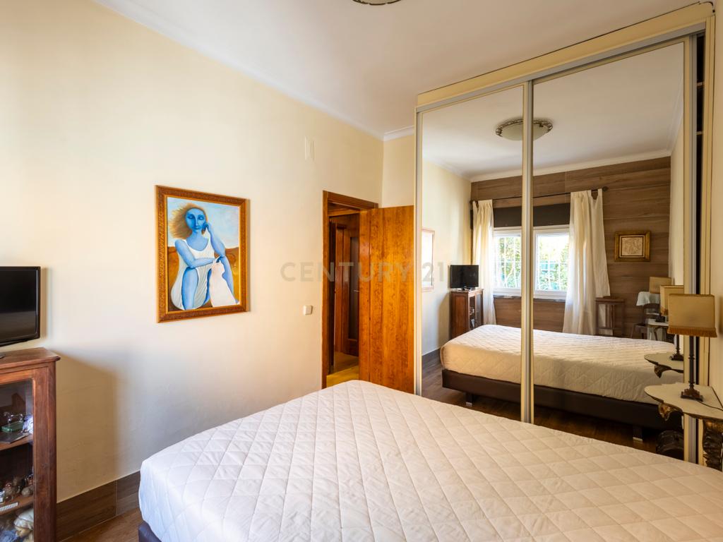 🏡 Moradia Isolada com piscina – Quinta do Conde - Image 20