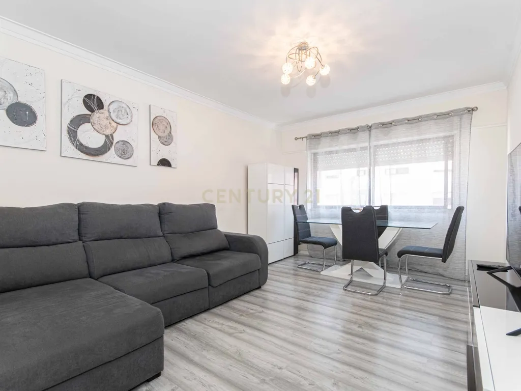 Apartamento T2 Remodelado (Agualva/Cacém) - Image 1