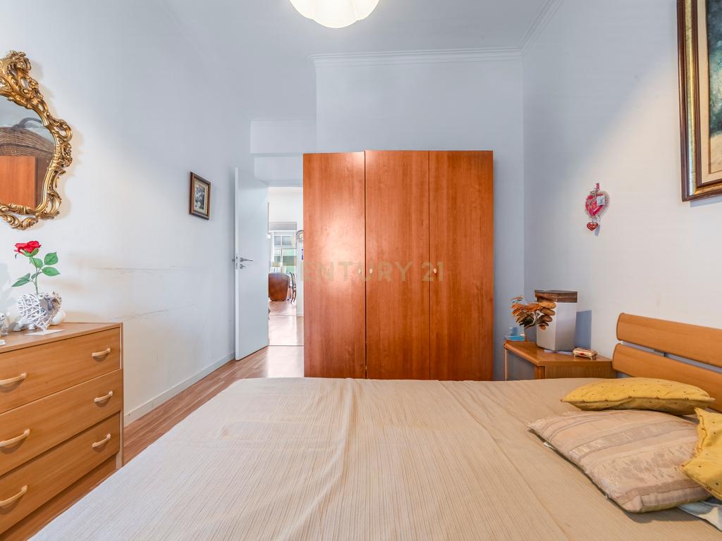 Apartamento T2 renovado para venda na pontinha - Image 14