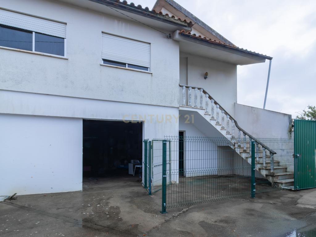 Moradia T3 com terreno + Moradia T2 - Image 10