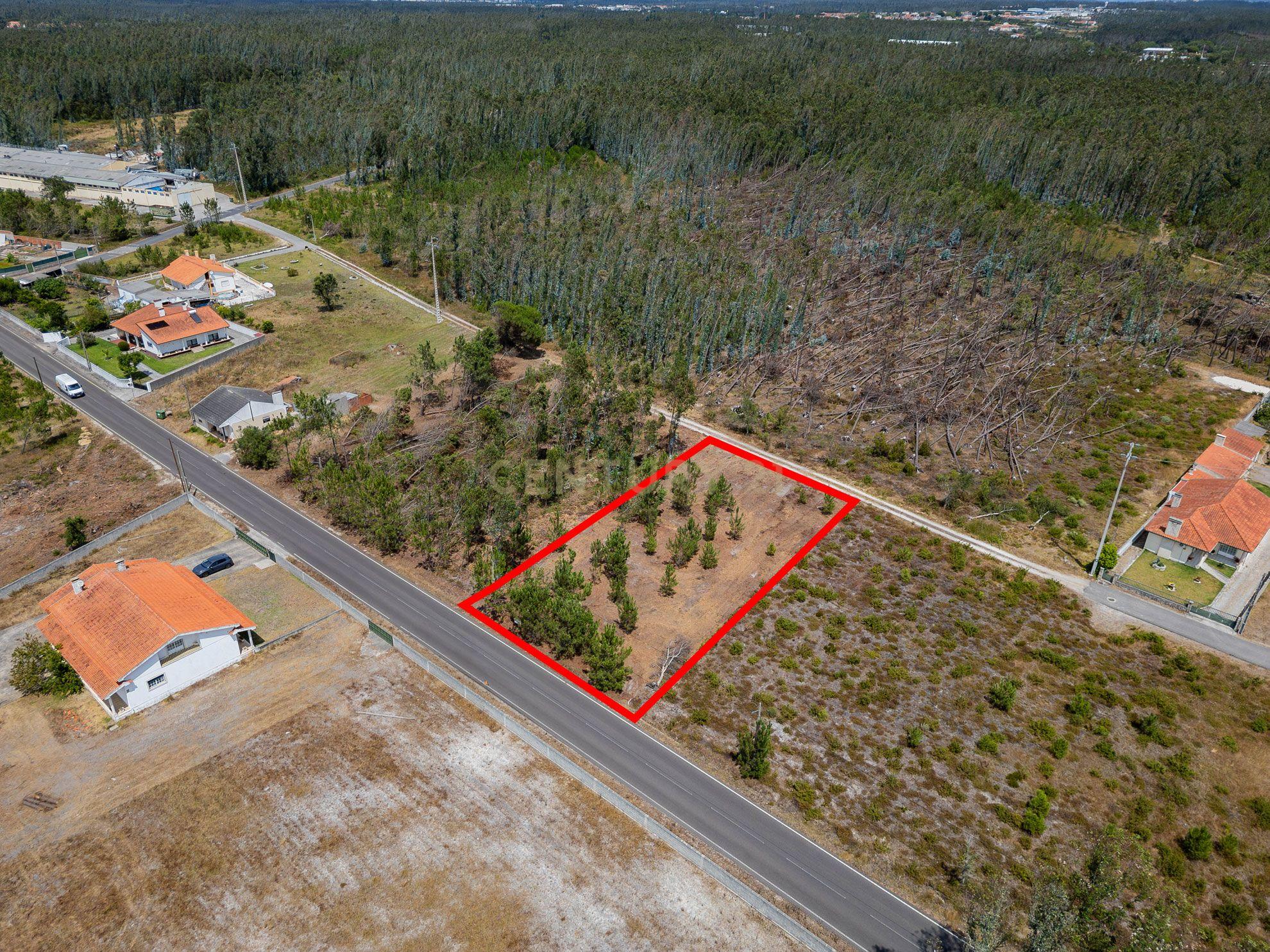 Fotografia 9 de Terreno Urbano com 1.030 m² em Pataias – Localização Premium e Proximidade do Mar