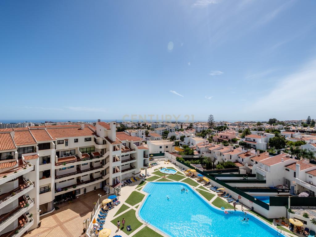 T1 totalmente remodelado, mobilado e equipado, com extraordinária vista panorâmica de 180° sobre o mar - Image 9