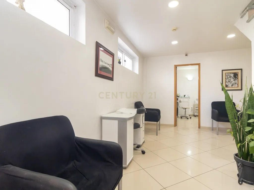 Loja na Amora em zona priveligiada com 180m2 com dois pisos! - Image 25