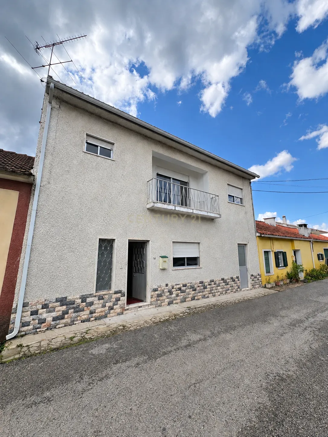 Moradia T3 à venda em Madalena e Beselga, €185.000