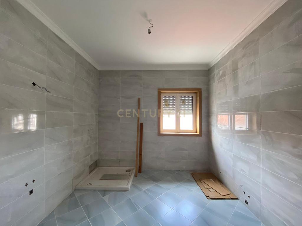 Moradia T4 em Mirandela com Vista Panorâmica - Image 22