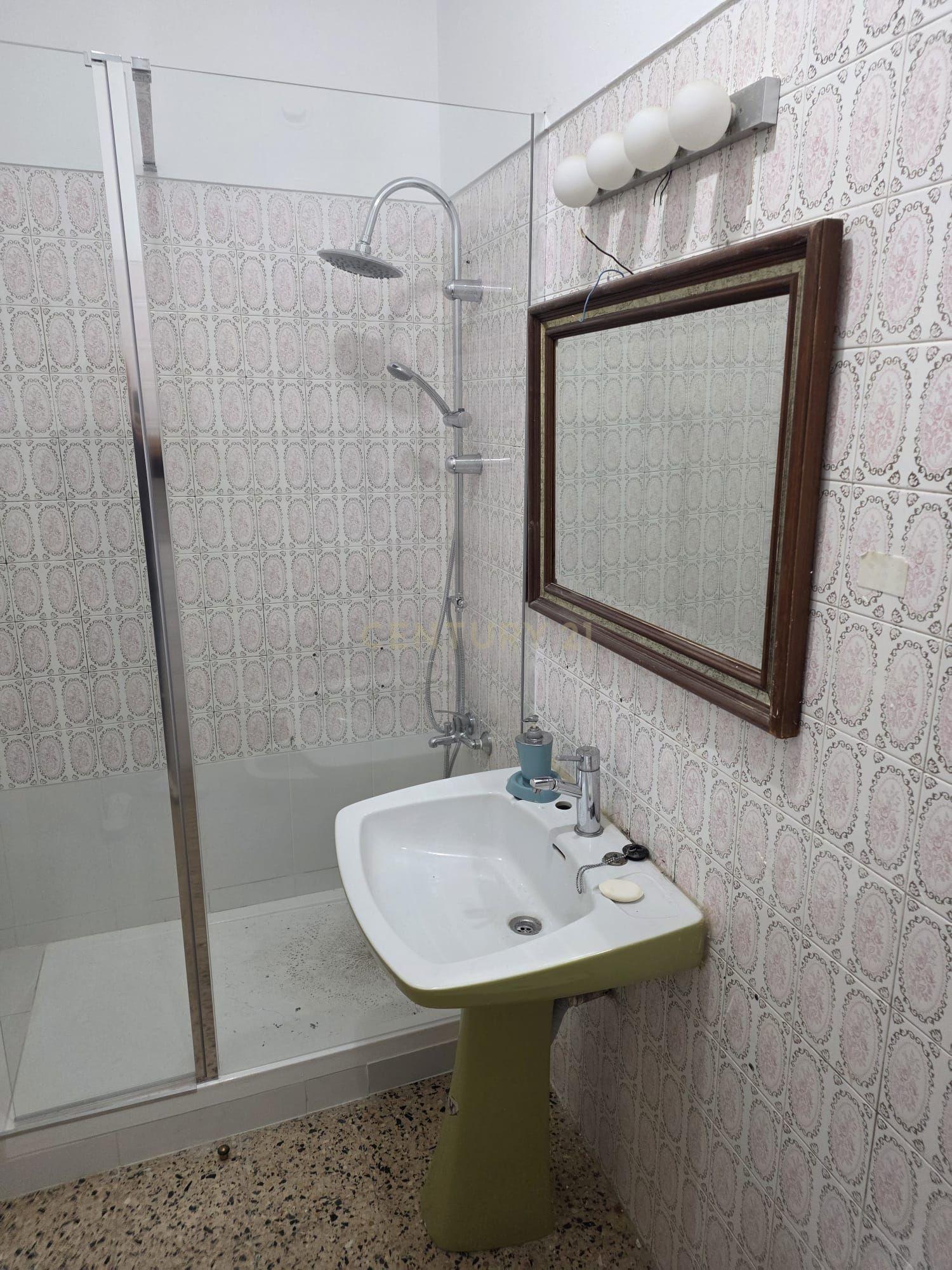 Fotografia 8 de Apartamento T1 em Queluz (Monte-Abraão)