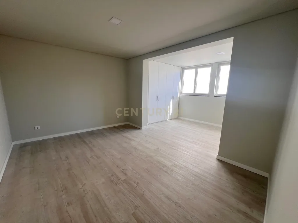 Apartamento T3 no centro de Caldas da Rainha - Image 6