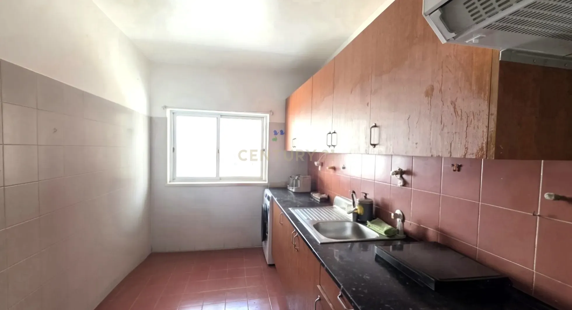 Apartamento T2  no Pragal / Monte Caparica com 2 elevadores e ótimo acesso de entrada  ( mobilidade reduzida ) próximo da fertagus no Pragal e Praias - Vista 4