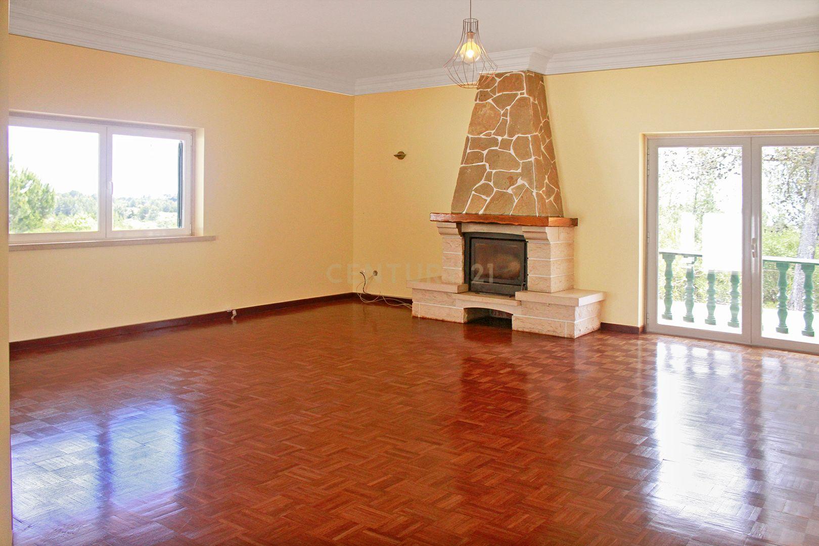 MORADIA TERREA T4+2 | PISCINA | TERRENO 2.000 m2 | CASCAIS | JARDIM | GARAGEM - Image 10