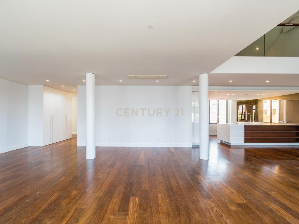 T2 Duplex | Moagem Heritage | Edifício Único e Icónico | Coração de Leiria - Image 10