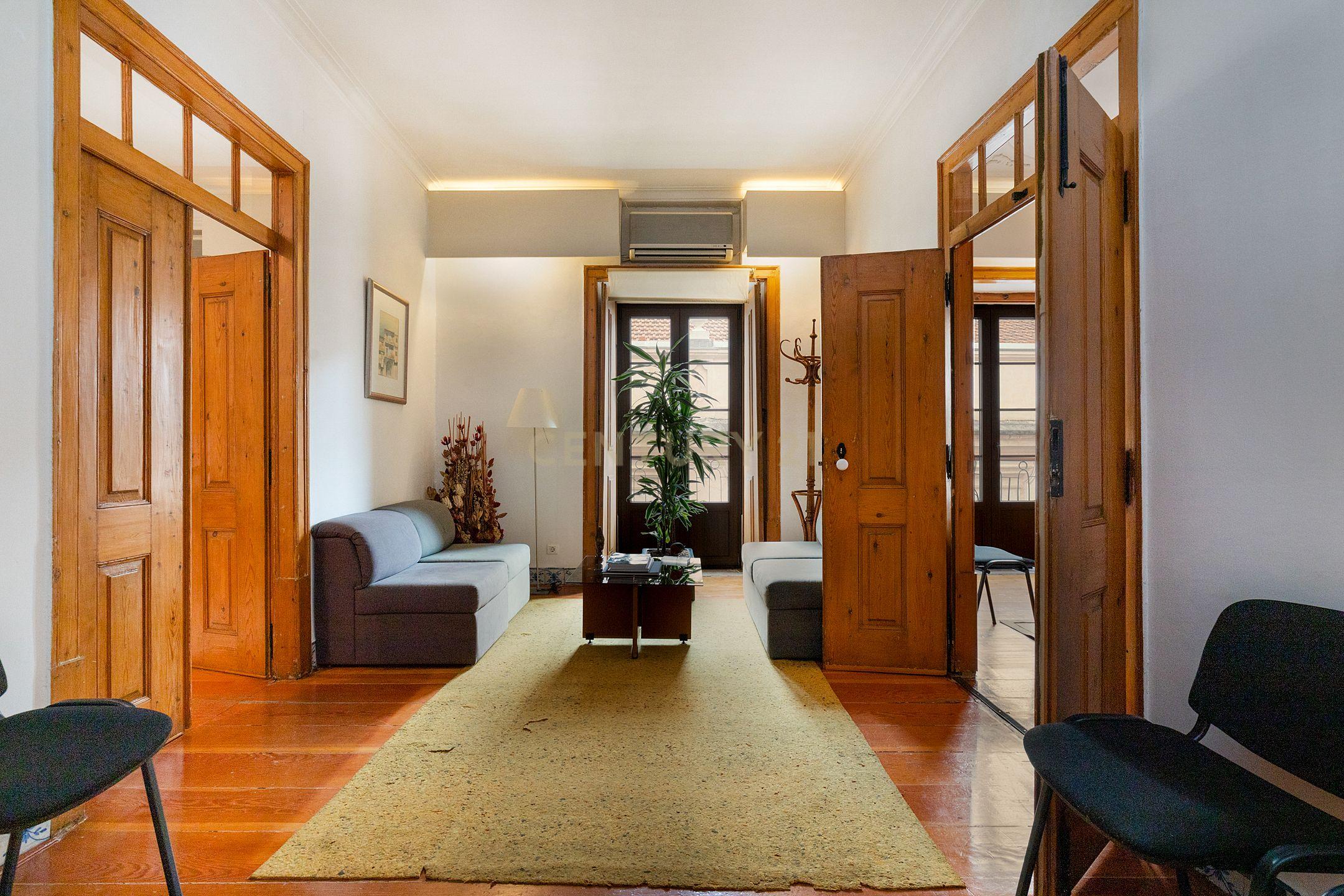Andar em edifício pombalino, 300m2, Rua de São José (jto ao teatro Tivoli) - Image 11