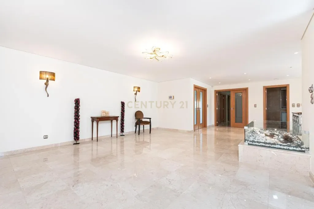 Moradia T8 de grande dimensão em S. João dos Montes, Vila Franca de Xira - Image 7
