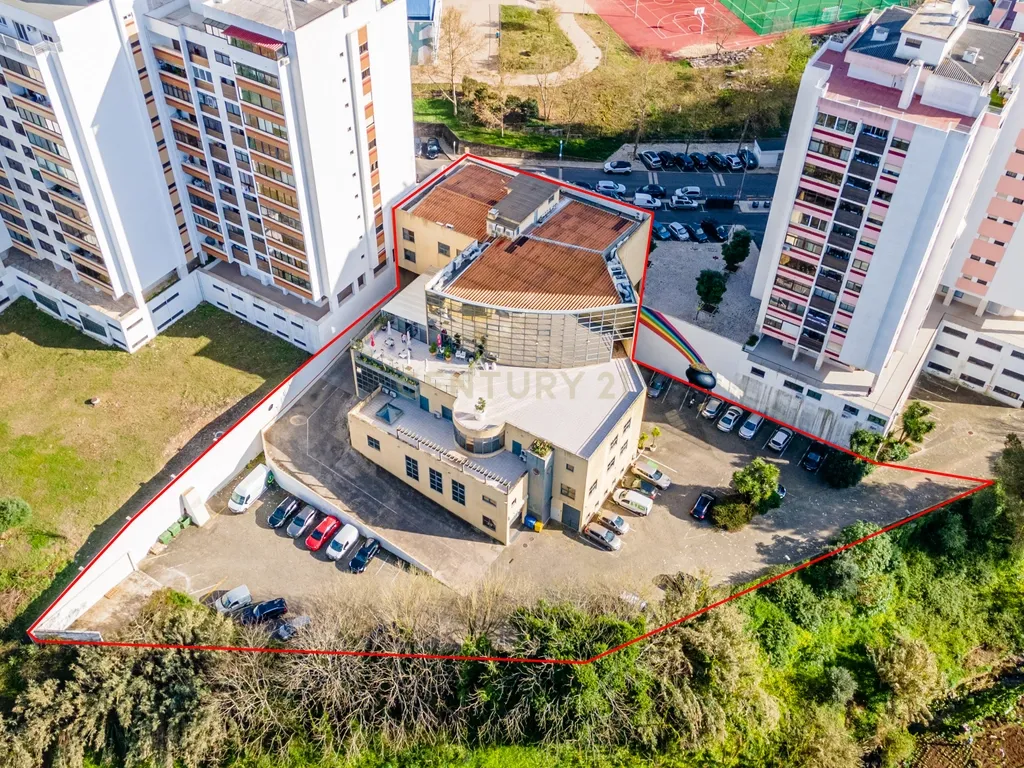 Edifício Comercial em Carnaxide - 5 Pisos - Image 8