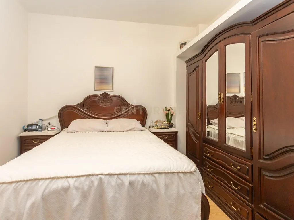 LOJA TRANSFORMADA EM AMPLO APARTAMENTO T1 REMODELADO EM PAIO PIRES - Image 11