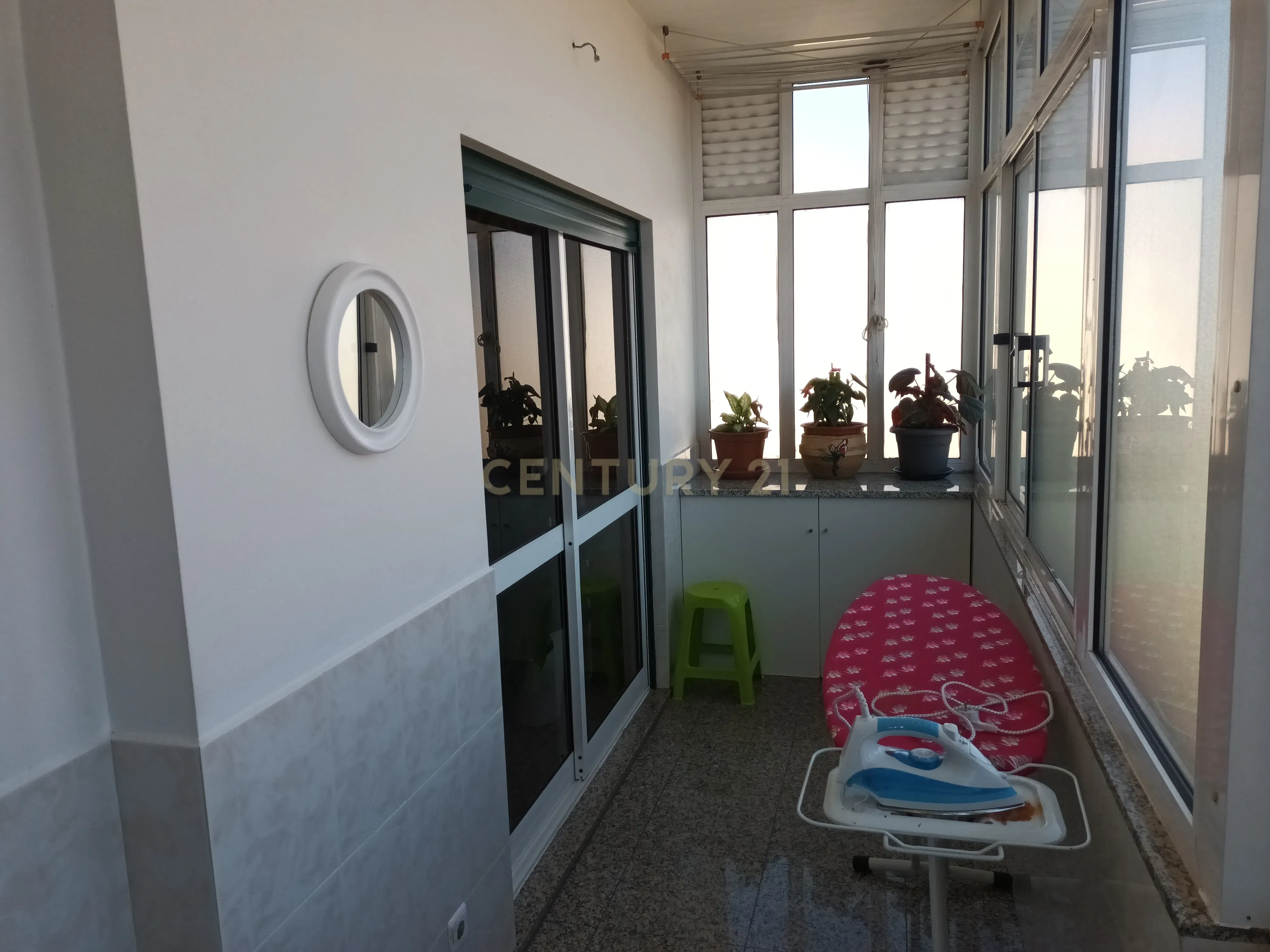 Vende-se apartamento T3 Duplex, zona das Antas, Porto - Image 12