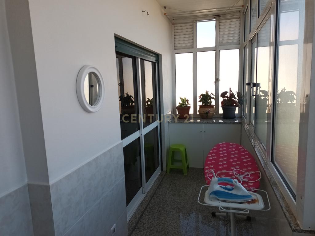 Vende-se apartamento T3 Duplex, zona das Antas, Porto - Image 12