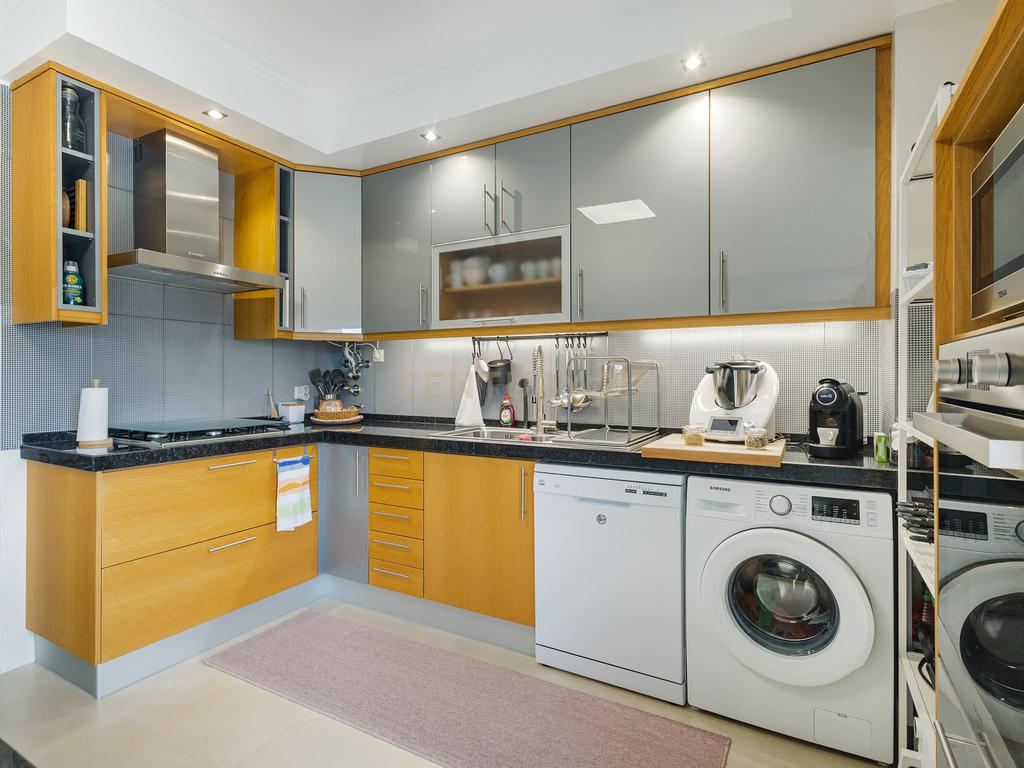 Magnífico Apartamento T2 com cozinha em open space, cozinha moderna, condomínio fechado em Mem-Martins - Image 3