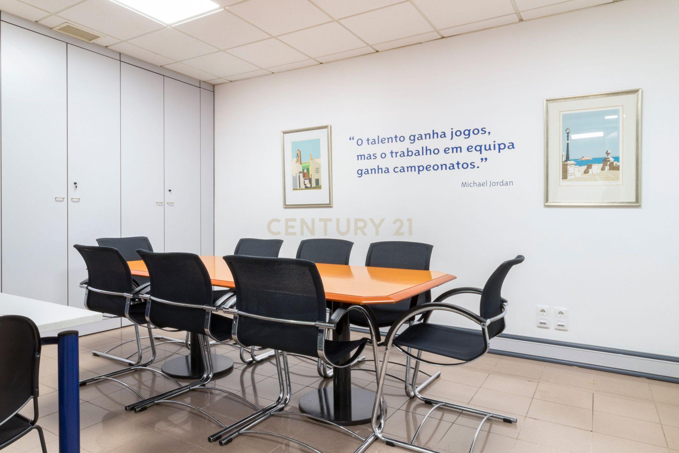 Escritório moderno com 5 Salas e 2 lugares de Parqueamento, junto ao Metro. Para Arrendar! - Image 9