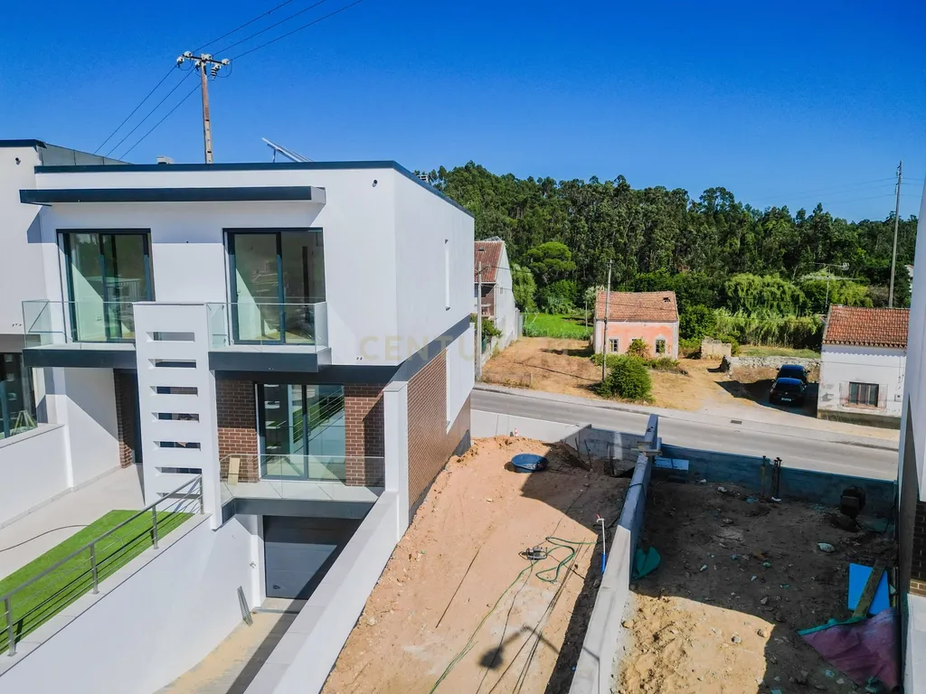 Moradia T3 nova em Caceira- Figueira da Foz - Image 37