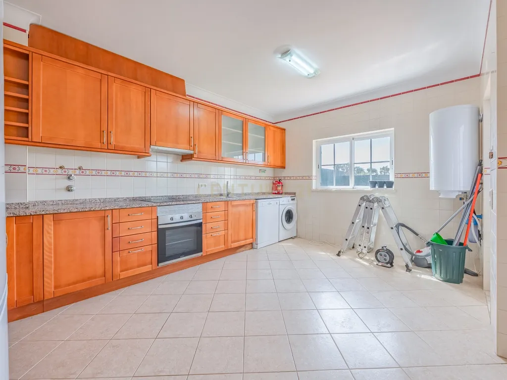 Moradia T3 com Jardim e Garagem em Sagres — Viva o Algarve ao Ritmo do Mar - Image 10