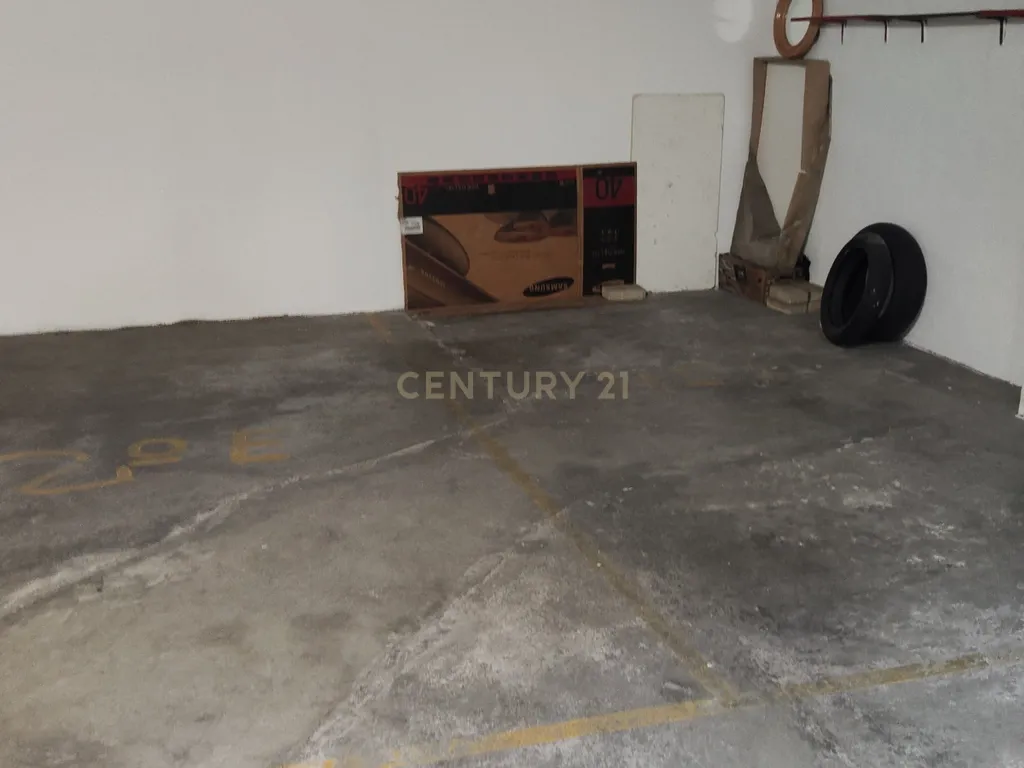 Apartamento T2 Mobilado com Varanda e Garagem - Image 13