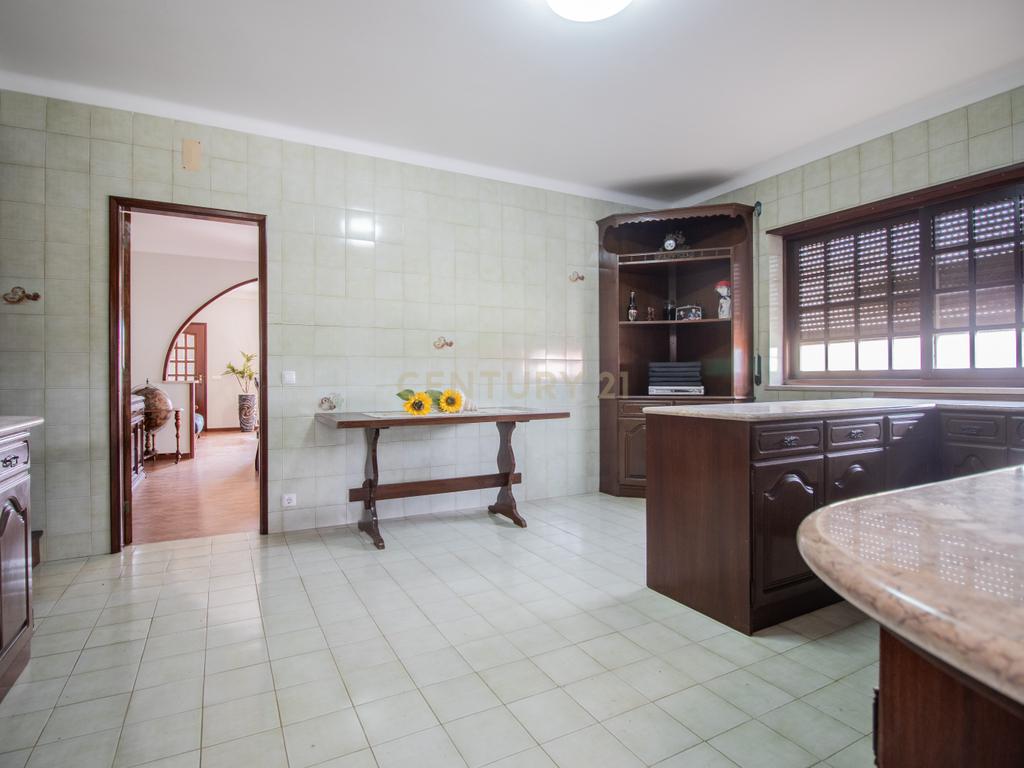 Moradia com vista mar, situada numa aldeia piscatória a 200m da praia - Image 25