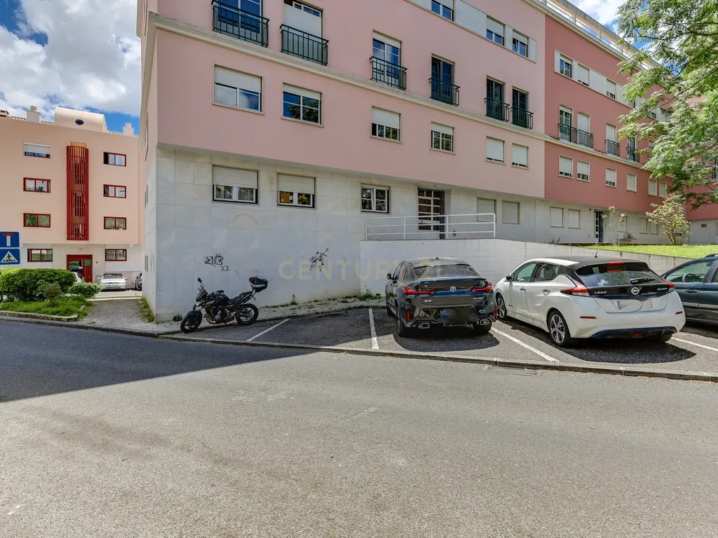 Apartamento T3 em Prior Velho com estacionamento - Image 25