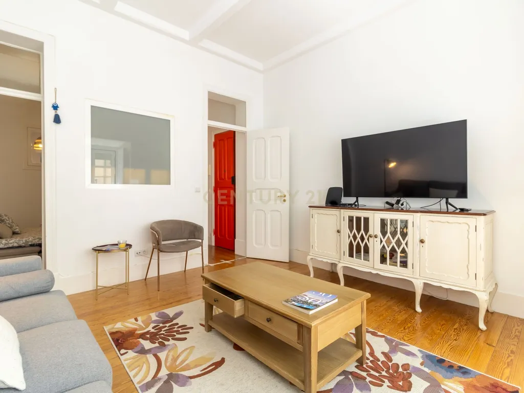 T2 Remodelado com Charme e Vibe Cosmopolita em Sapadores - Image 1