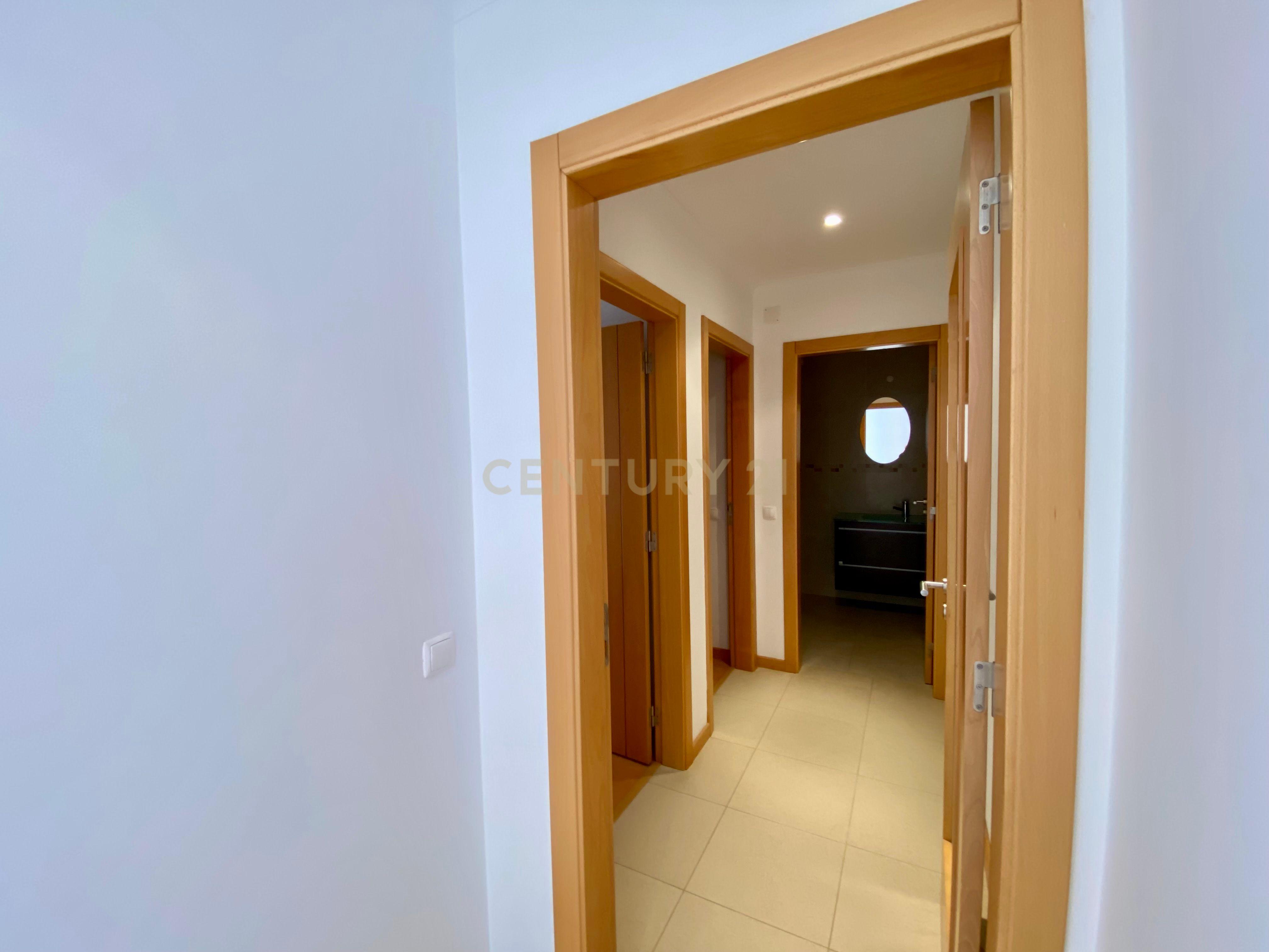 Apartamento T2 para Arrendamento em Caldas da Rainha - Image 11