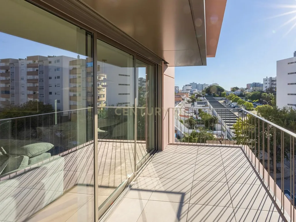 Le Parc - T3 Novo com 2 lugares parqueamento e arrecadação - Image 3