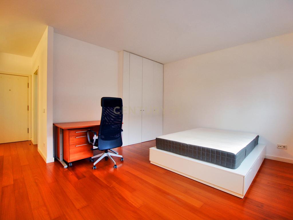 Apartamento T0 Parque das Nações - Image 6