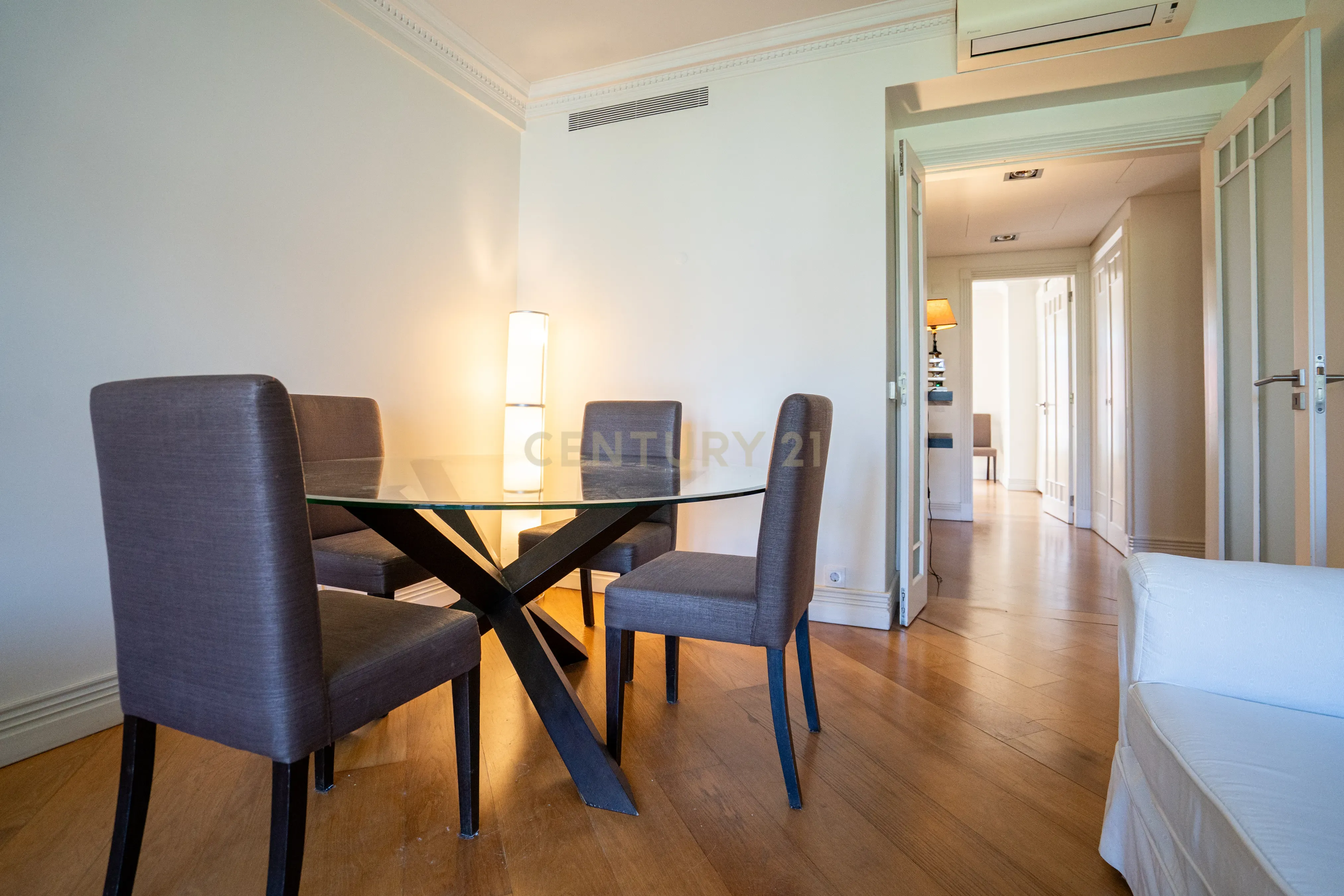 Fotografia 7 de Apartamento T1 Moderno nas Avenidas Novas, Lisboa mobilado, com ar condicionado e garagem