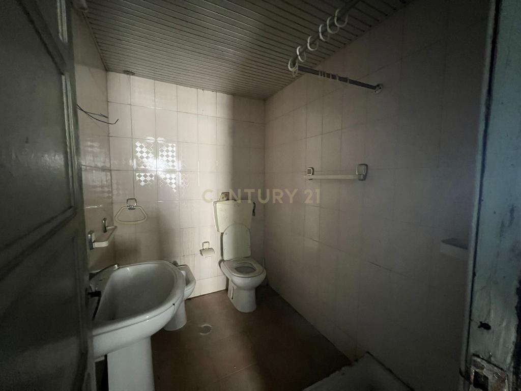 Prédio em Localização Privilegiada  - Image 36