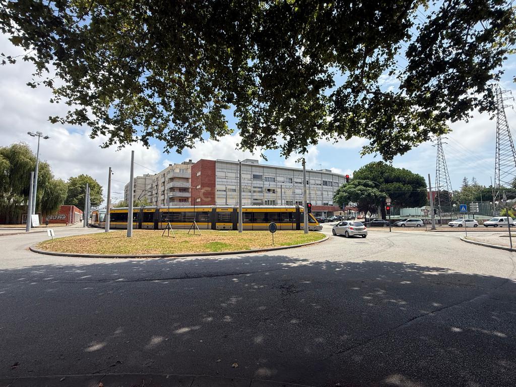 Loja para T1+1 aprovado para habitação, junto ao Metro — oportunidade antes da obra - Image 19
